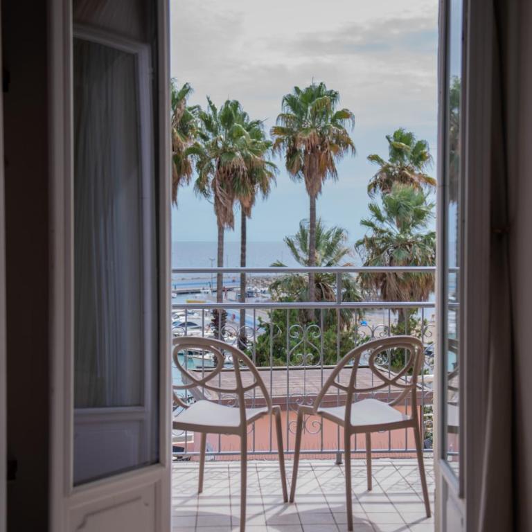 Fra Diavolo - Camera Matrimoniale Deluxe con Balcone e Vista Mare - 11