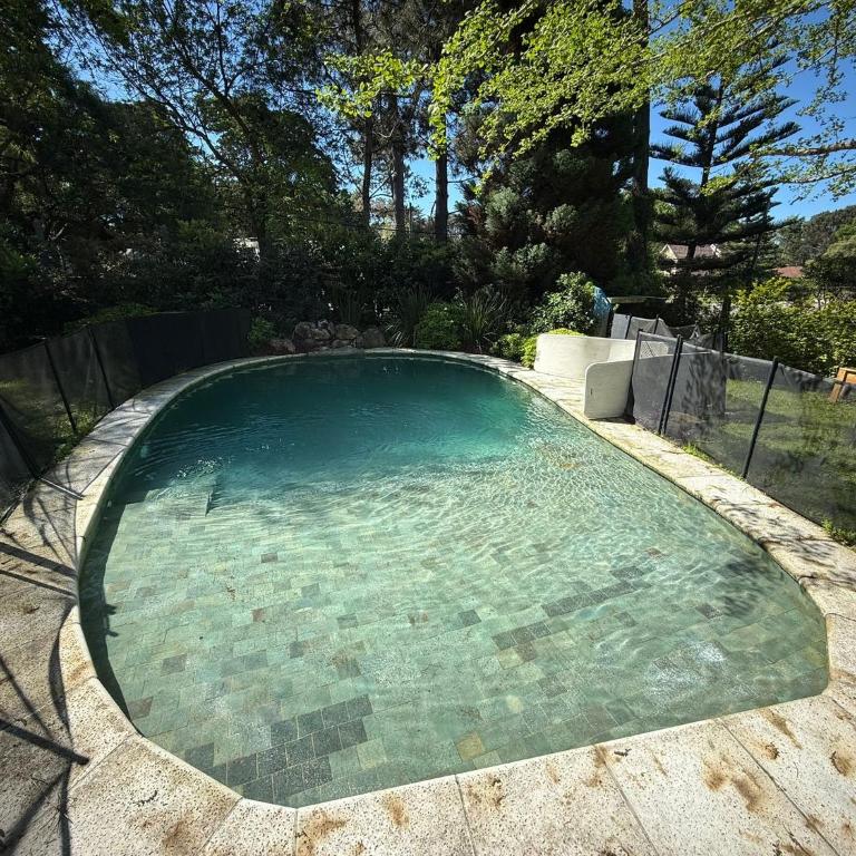 Hermosa casa en barrio cantegril - Casa de 4 dormitorios - 4