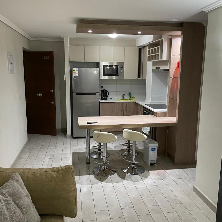 Cómodo departamento 2 dormitorios 2 baños en la Región Metropolitana - Two-Bedroom Apartment - 9