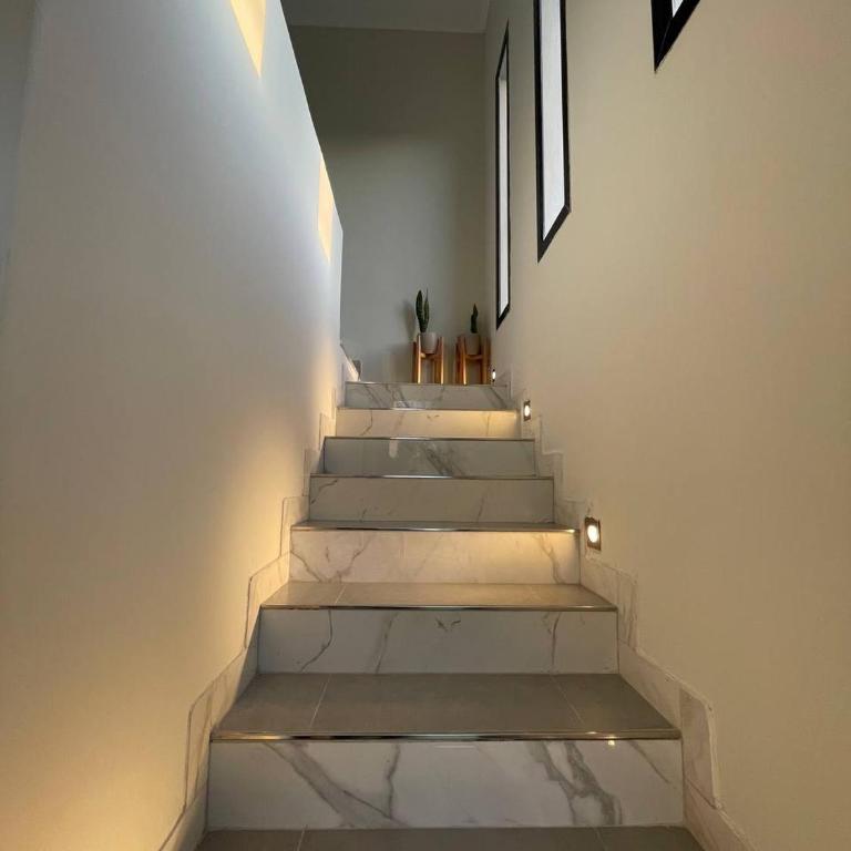 Mansión Exclusiva, Amplias Comodidades - Casa de 4 dormitorios - 96