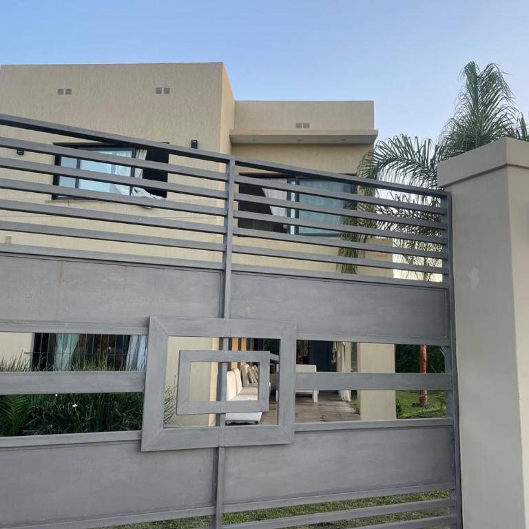 Mansión Exclusiva, Amplias Comodidades - Casa de 4 dormitorios - 79