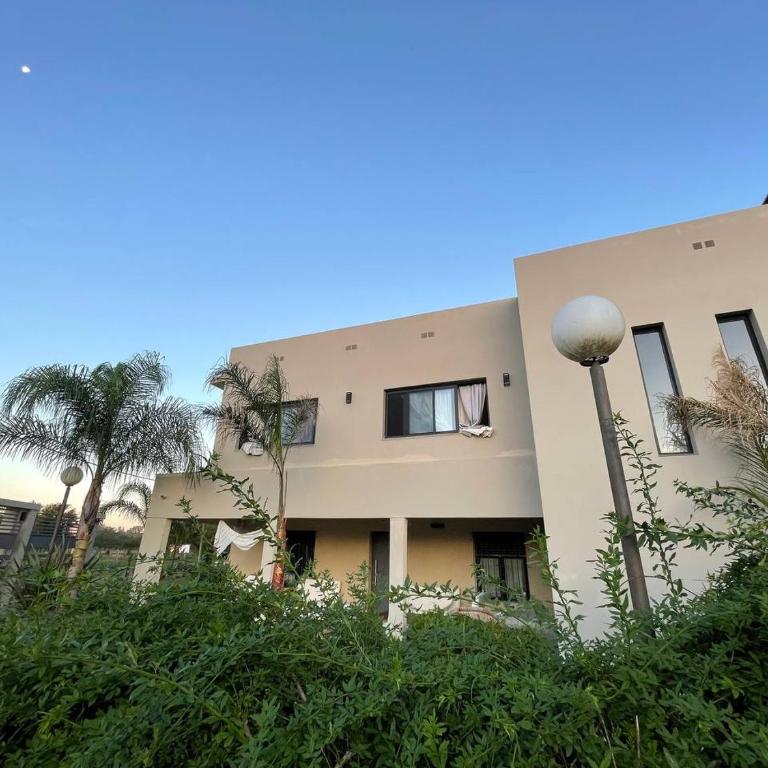 Mansión Exclusiva, Amplias Comodidades - Casa de 4 dormitorios - 83