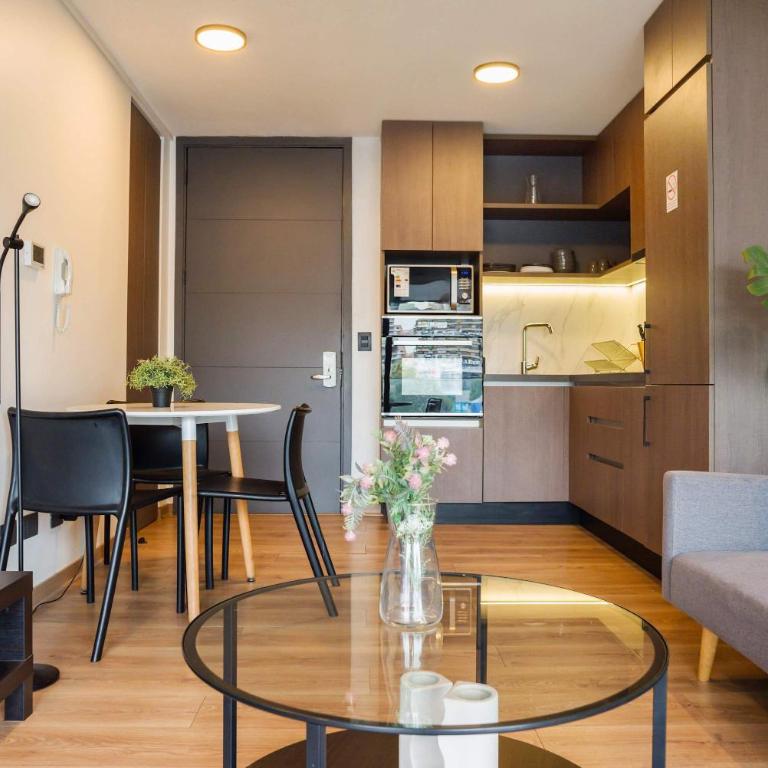 Spacious 2B apartment steps from Escuela Militar - Apartment - 16