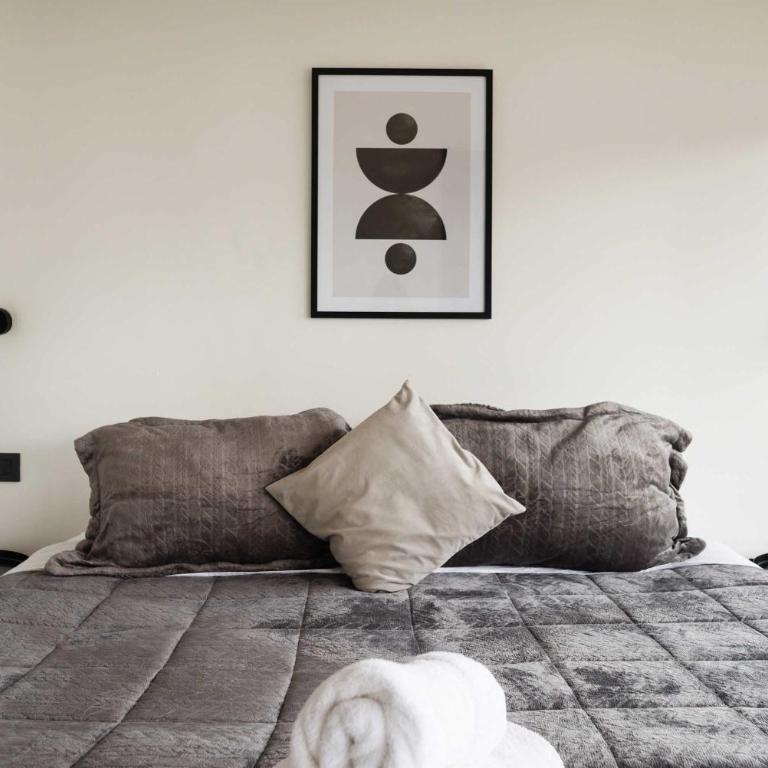 Spacious 2B apartment steps from Escuela Militar - Apartment - 25