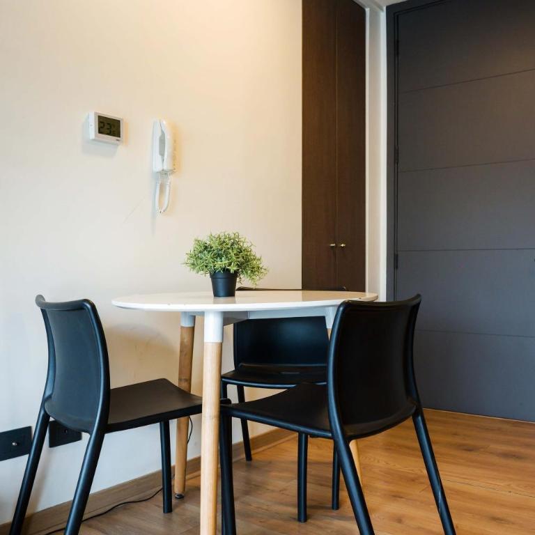 Spacious 2B apartment steps from Escuela Militar - Apartment - 14
