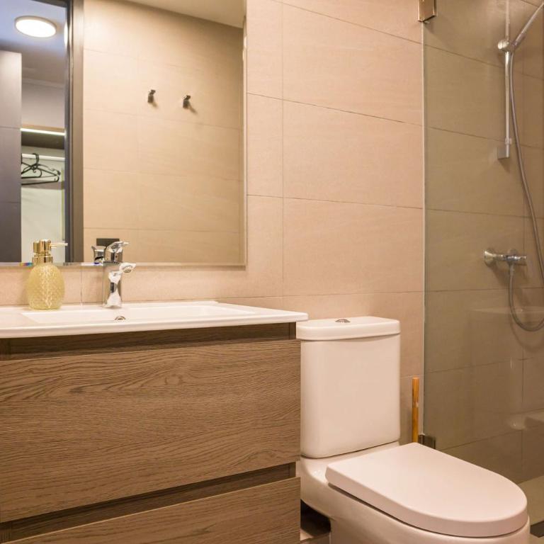 Spacious 2B apartment steps from Escuela Militar - Apartment - 32