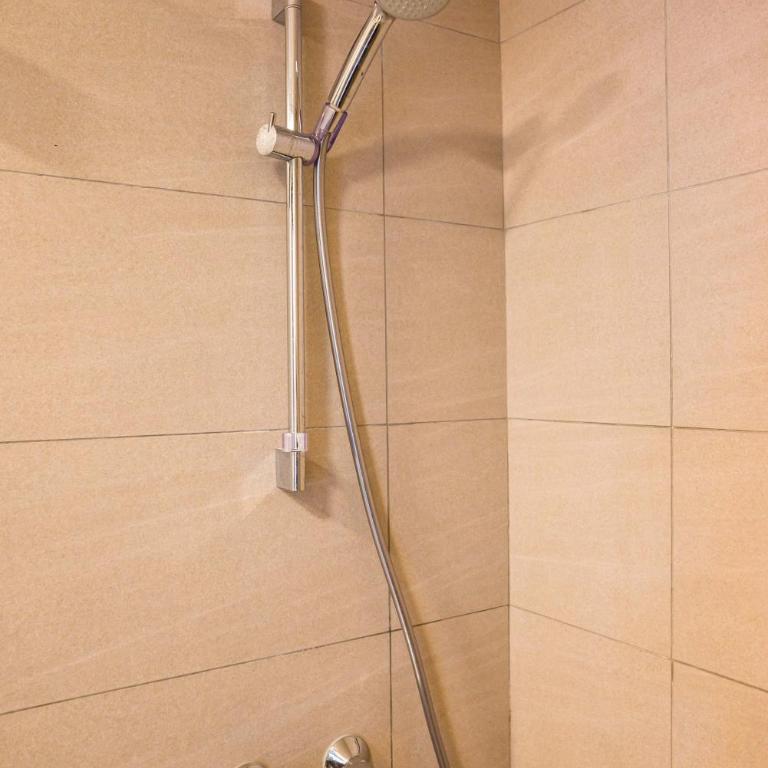 Spacious 2B apartment steps from Escuela Militar - Apartment - 34