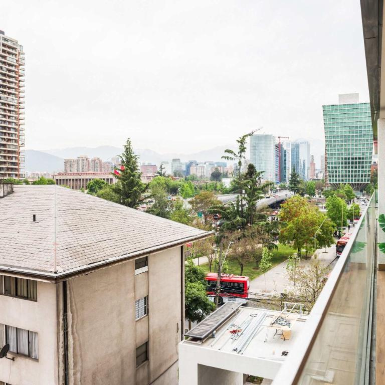 Spacious 2B apartment steps from Escuela Militar - Apartment - 36