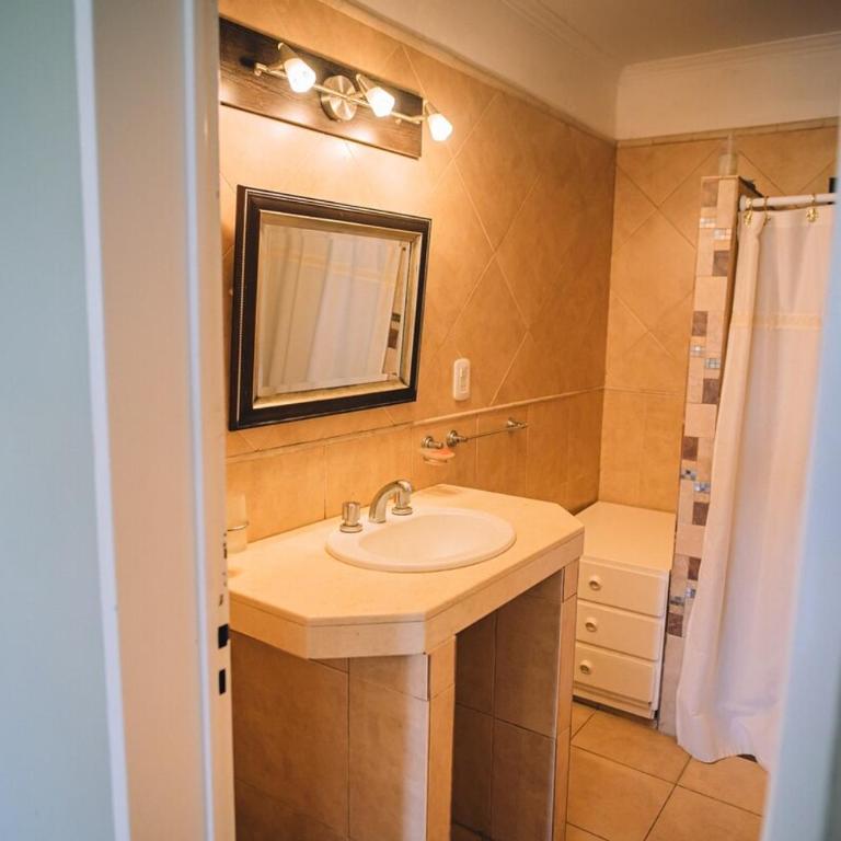 Mansión Exclusiva, Amplias Comodidades - Casa de 4 dormitorios - 10