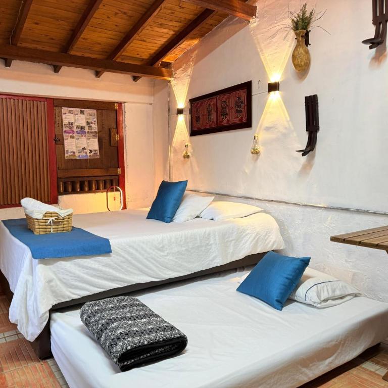 Casa y cabaña campestres, 14 personas, vocación familiar y descanso - Five-Bedroom House - 29