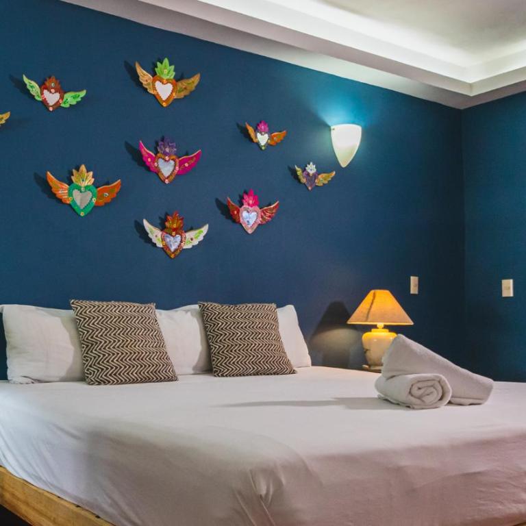 La Iguana Vallarta LGBT ADULTS ONLY - Romantic Zone - Party Clubbing Street - 1 Bedroom grand suite with balcony - 2