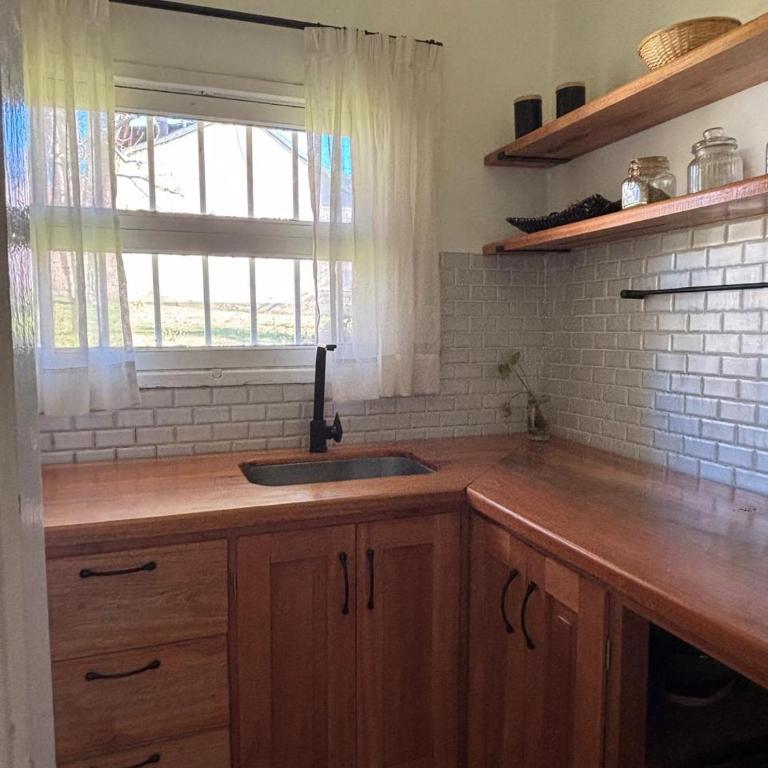 Cabaña para 4 personas, zona centro, vista al Rio Aluminé - Casa de 2 dormitorios - 8