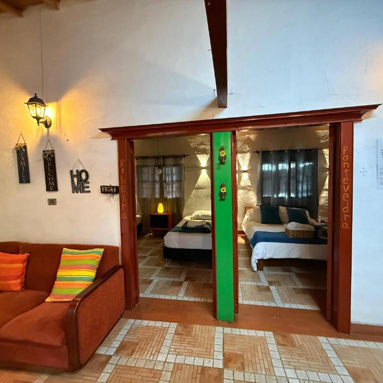 Galicia, cabaña junto a un bosque y a Cascada - Four-Bedroom House - 11
