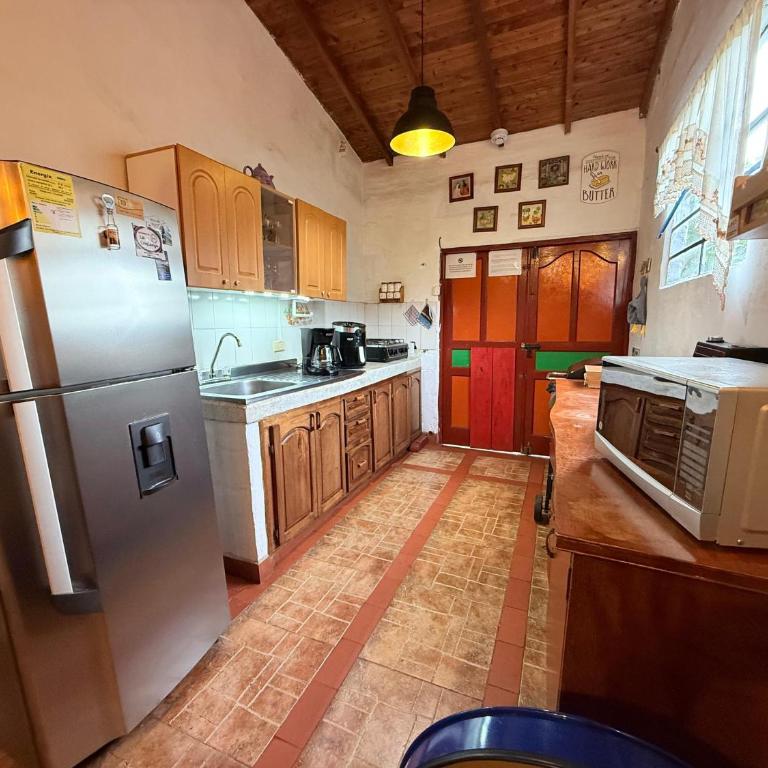 Galicia, cabaña junto a un bosque y a Cascada - Four-Bedroom House - 22
