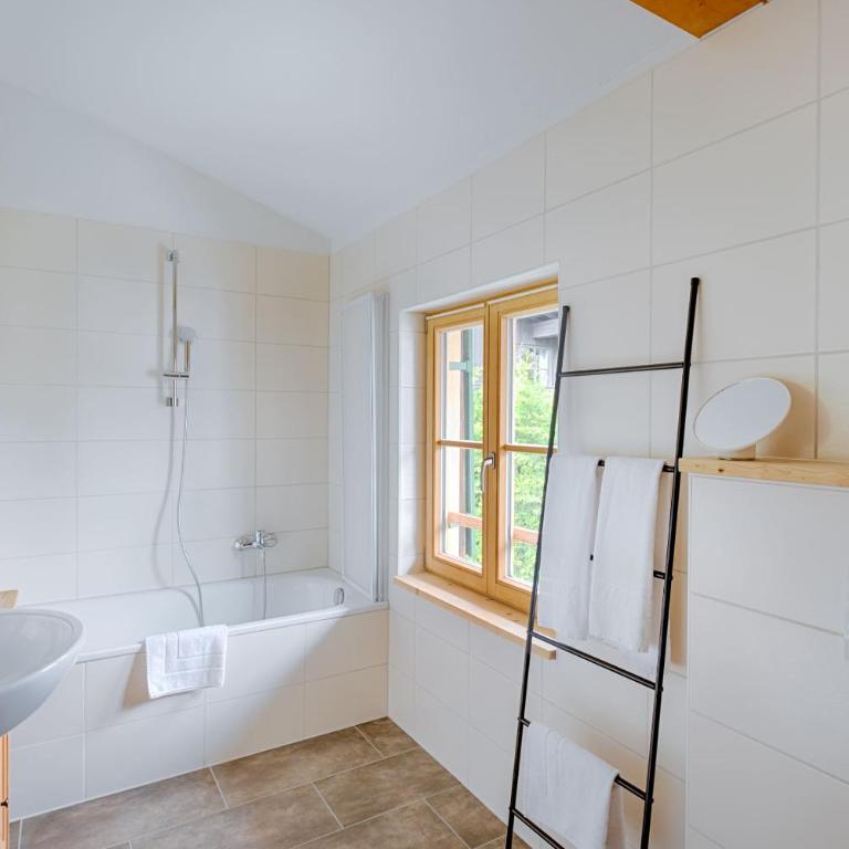 Stube & Stories - Heritage Riverside Home - Ferienhaus - 16