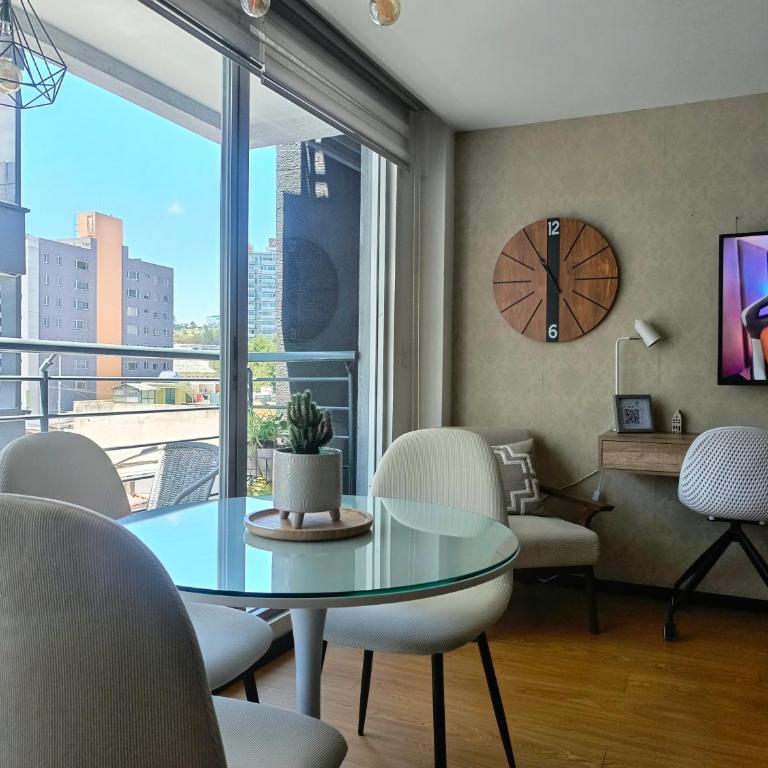 Like a Home with Balcony - 7Th FLOOR - Parking - Gym - Apartamento con balcón - 1