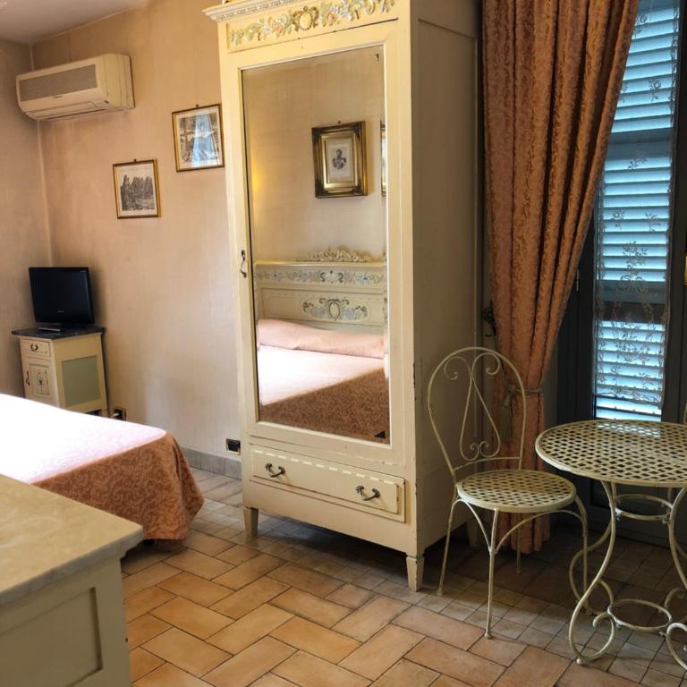 Ai Savoia B&B - Guest House - Deluxe Double Room - Annex - 4