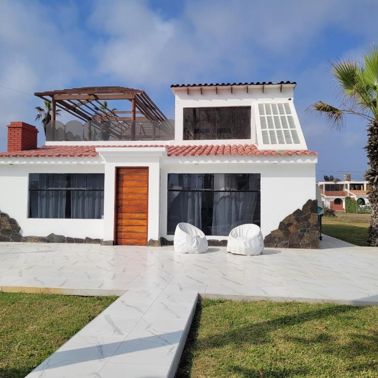 Casa con Piscina privada y a pasos de la playa - Vacation Home - 2