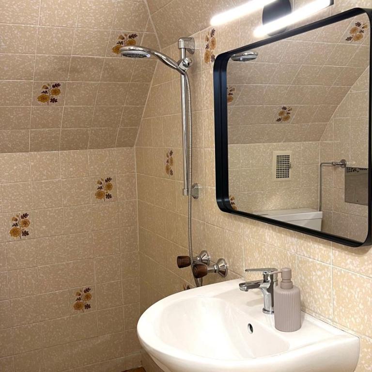 Becci Apartment-Free Parking - Apartment mit 2 Schlafzimmern und Bergblick - 12