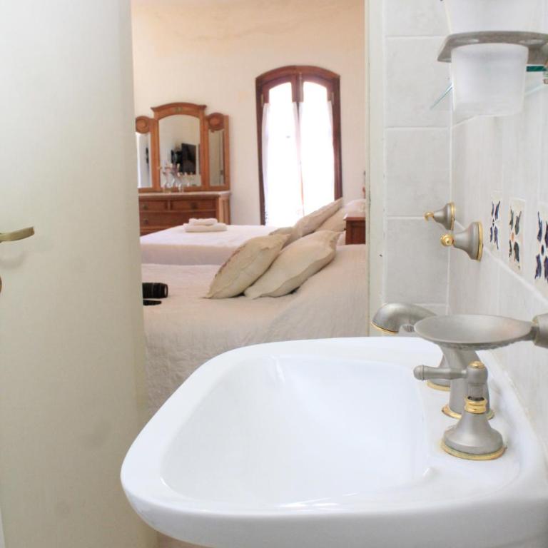 Alta Gracia Hotel Boutique - Habitación Familiar con baño privado - 3