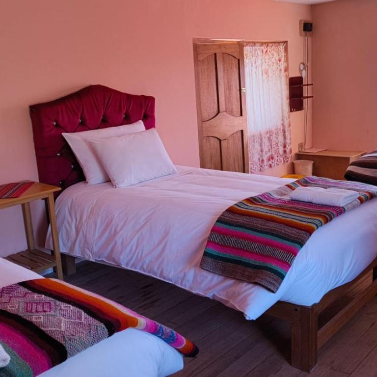 Titicaca Lodge Amantani - Habitación Triple con vistas a la montaña - 2