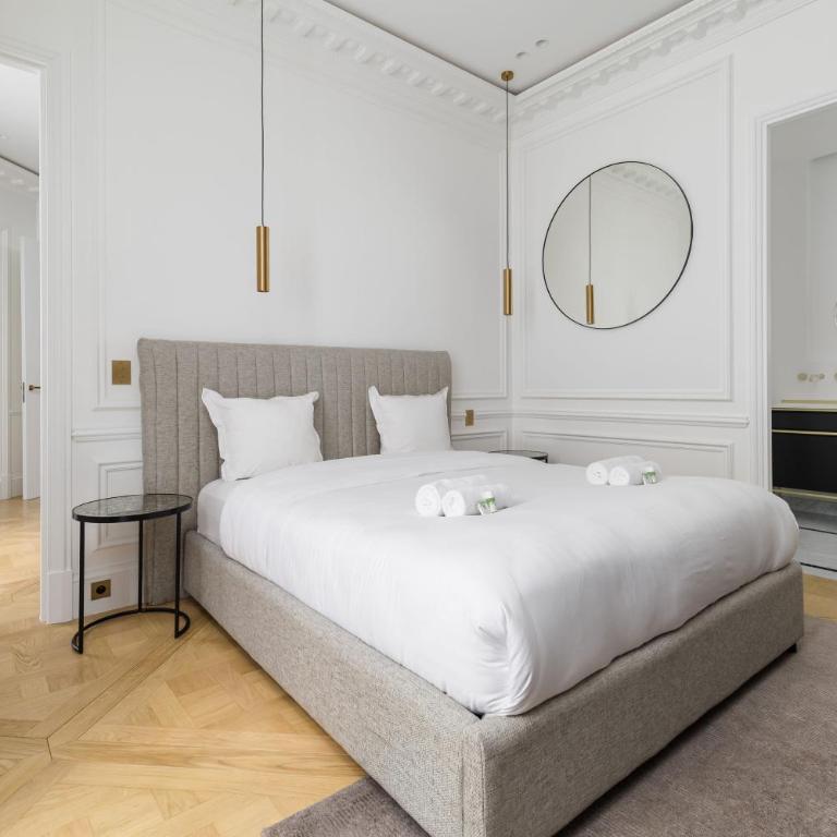 My Paris Apartments - Marbeuf - Two-Bedroom Apartment - 17