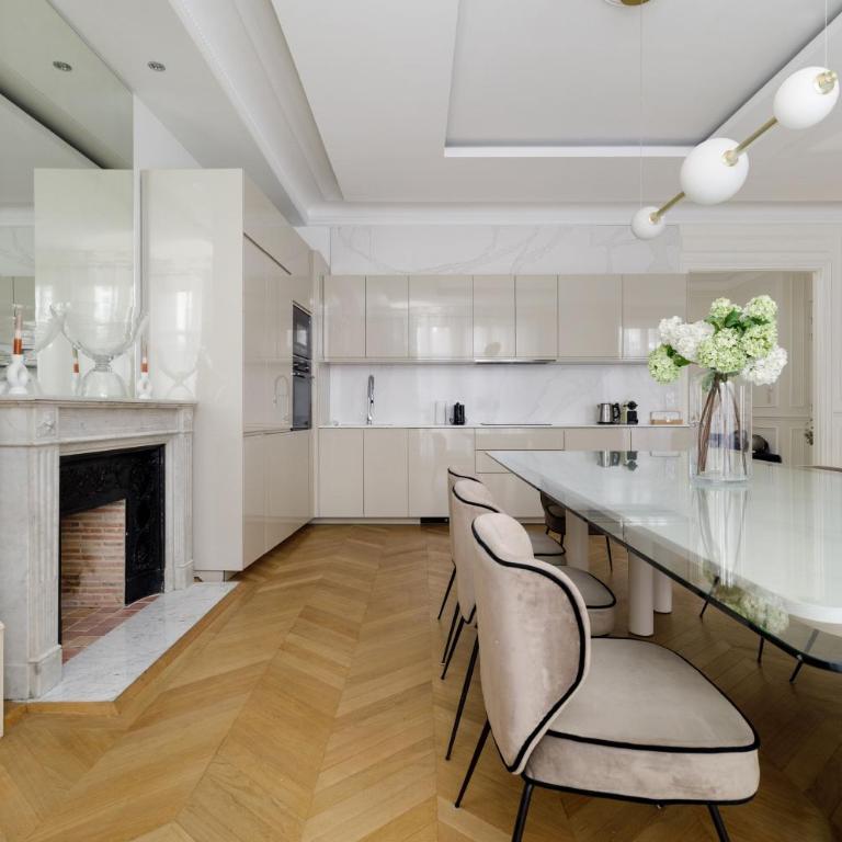 My Paris Apartments - Marbeuf - Four-Bedroom Apartment - 15