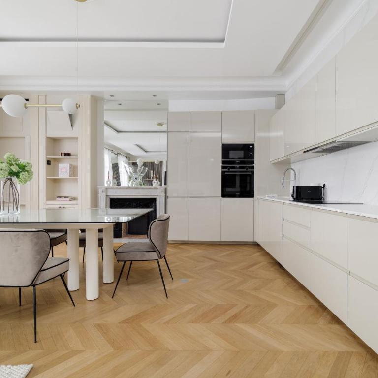 My Paris Apartments - Marbeuf - Four-Bedroom Apartment - 10