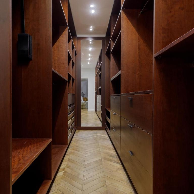 My Paris Apartments - Marbeuf - Four-Bedroom Apartment - 16