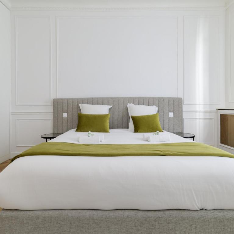 My Paris Apartments - Marbeuf - Four-Bedroom Apartment - 9