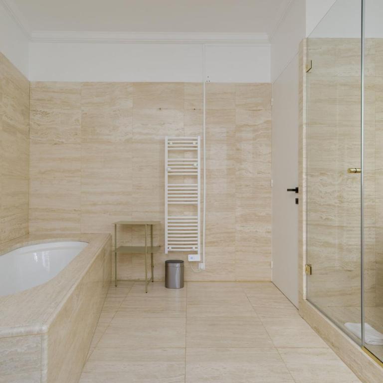 My Paris Apartments - Marbeuf - Four-Bedroom Apartment - 26