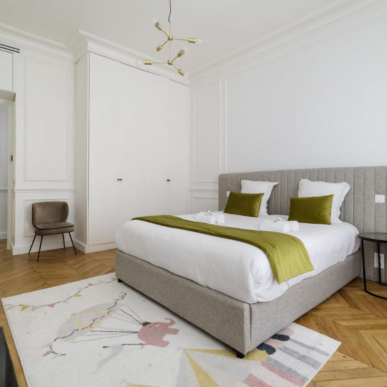 My Paris Apartments - Marbeuf - Four-Bedroom Apartment - 28