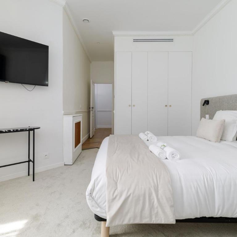 My Paris Apartments - Marbeuf - Four-Bedroom Apartment - 30