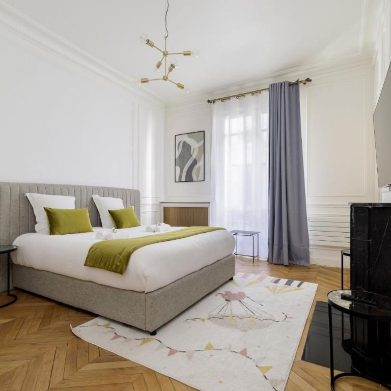 My Paris Apartments - Marbeuf - Four-Bedroom Apartment - 3