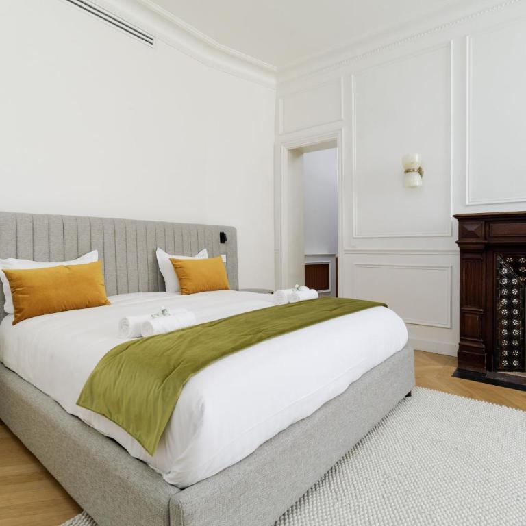 My Paris Apartments - Marbeuf - Four-Bedroom Apartment - 39