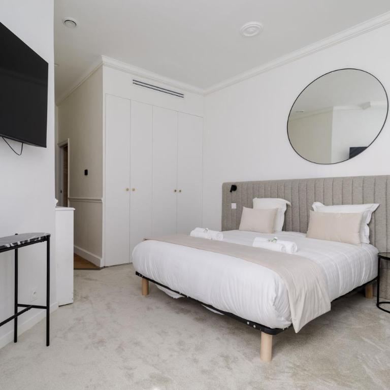 My Paris Apartments - Marbeuf - Four-Bedroom Apartment - 45