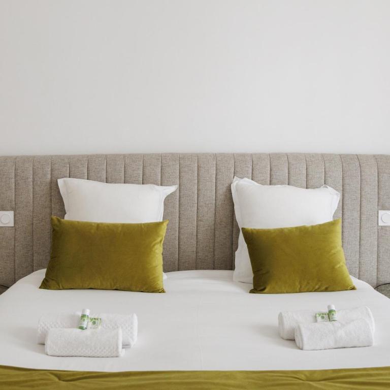 My Paris Apartments - Marbeuf - Four-Bedroom Apartment - 58