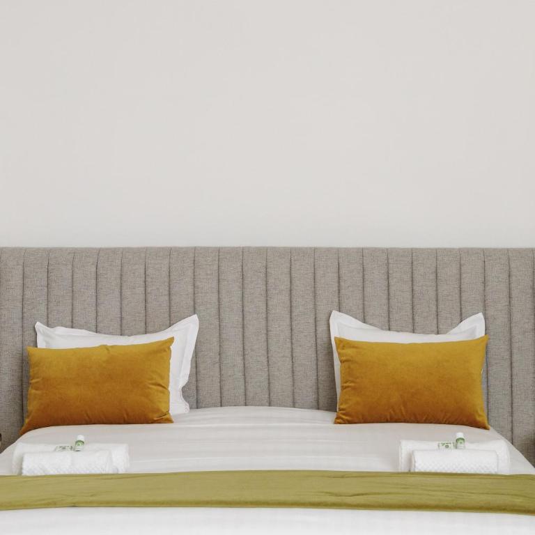 My Paris Apartments - Marbeuf - Four-Bedroom Apartment - 55
