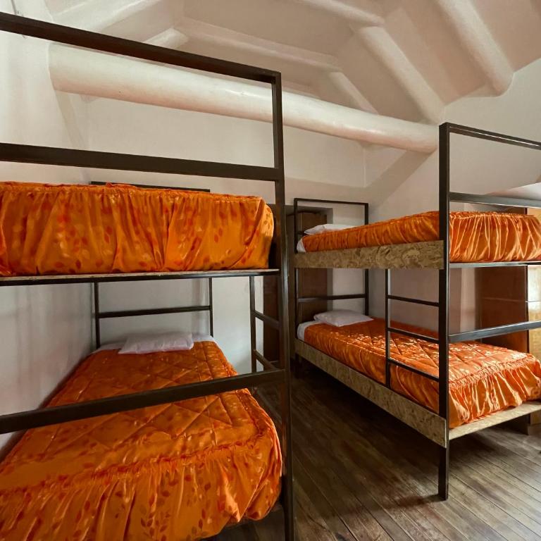 Cusco Dorms - Habitación Compartida Mixta de 8 camas - 3