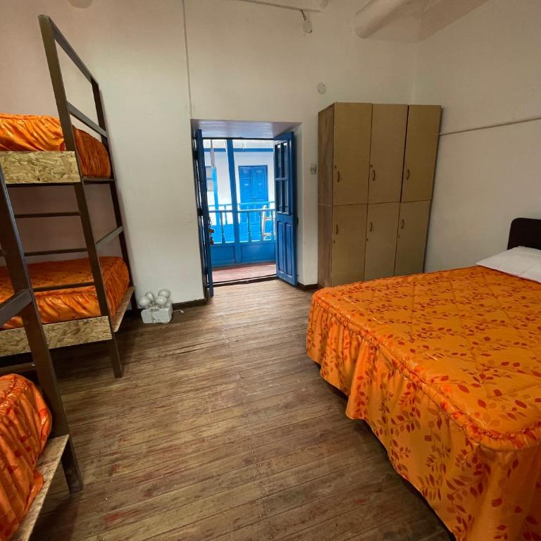 Cusco Dorms - Habitación Compartida Mixta de 8 camas - 4