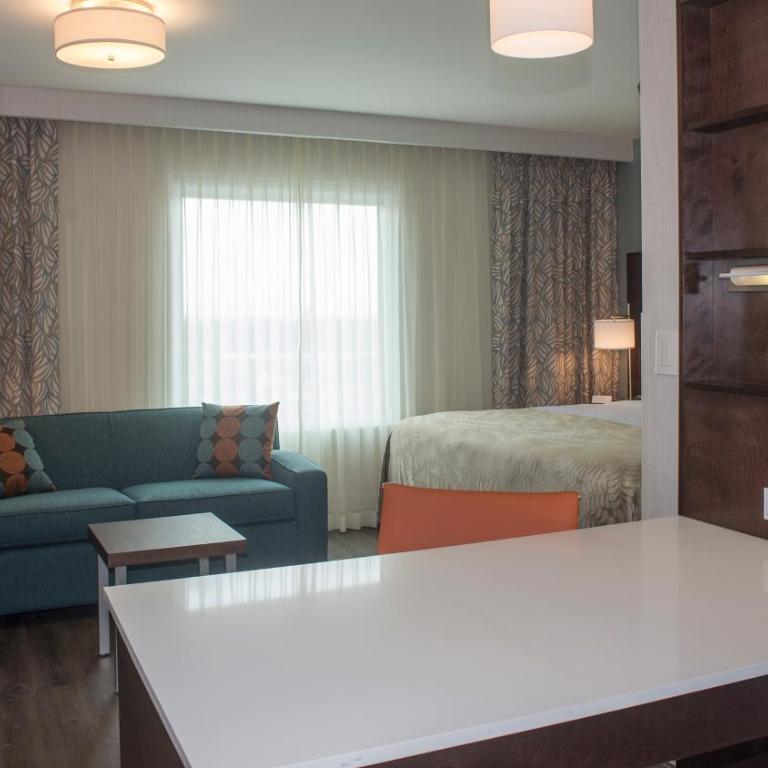 Staybridge Suites Puebla by IHG - Suite de 1 dormitorio con vistas a la montaña - 3