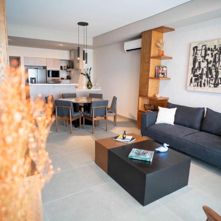 Signature Lux Condo US Consulate & The Harbor Mall - Three-Bedroom Apartment - 2