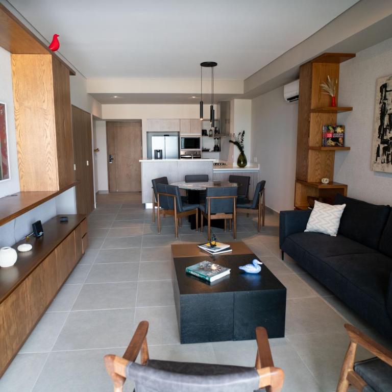 Signature Lux Condo US Consulate & The Harbor Mall - Three-Bedroom Apartment - 7