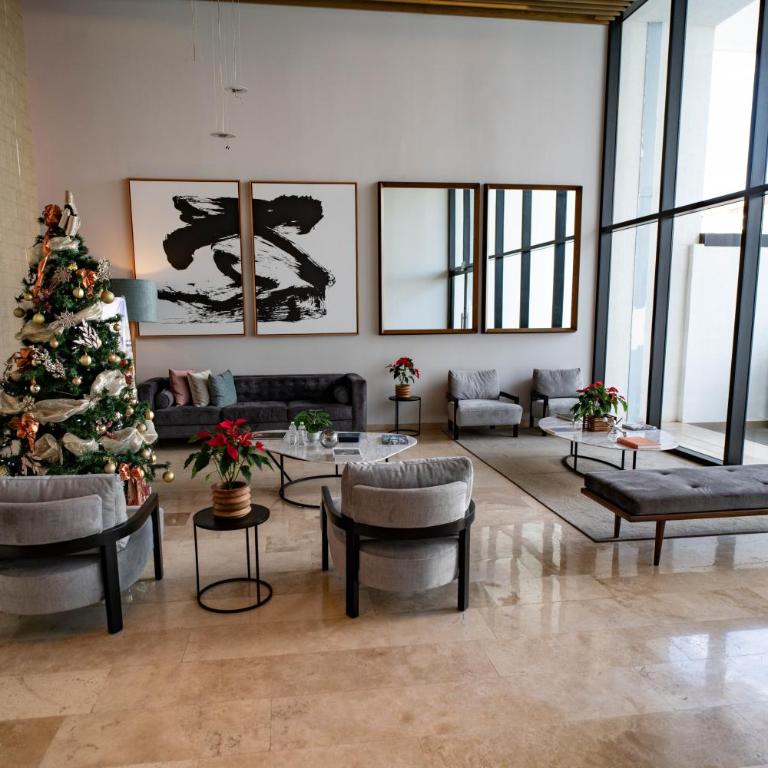 Signature Lux Condo US Consulate & The Harbor Mall - Three-Bedroom Apartment - 50