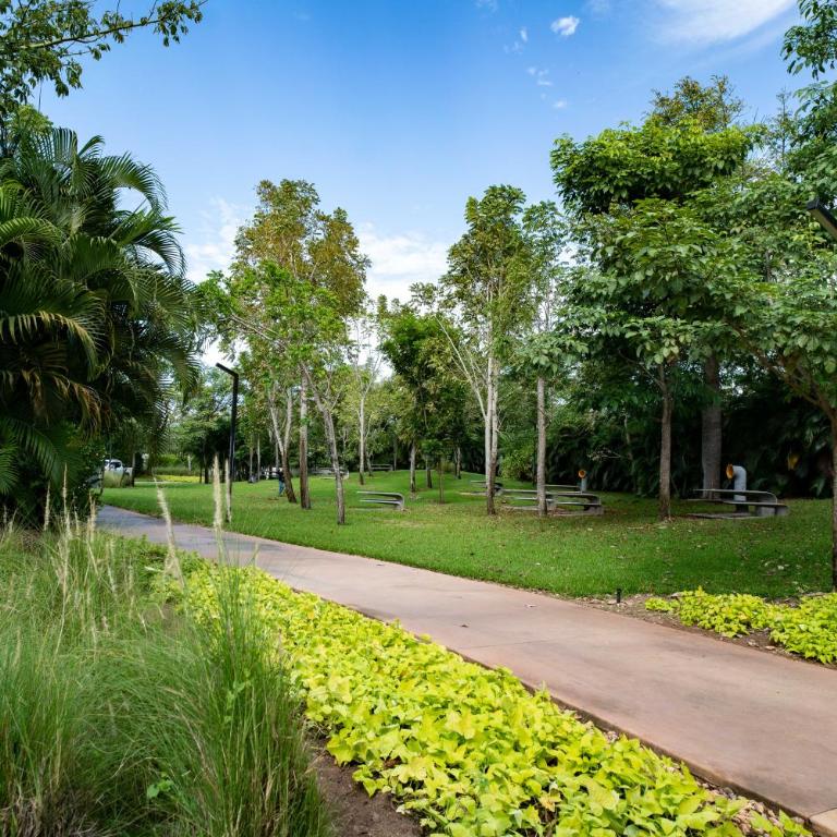 Signature Lux Condo US Consulate & The Harbor Mall - Three-Bedroom Apartment - 62