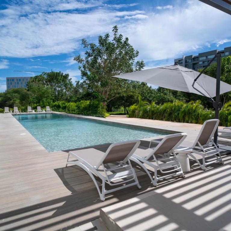 Signature Lux Condo US Consulate & The Harbor Mall - Three-Bedroom Apartment - 42