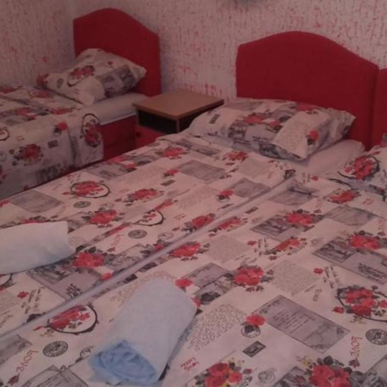 Guest House Dragomir - Četvorokrevetna Soba sa Sopstvenim Kupatilom - 5