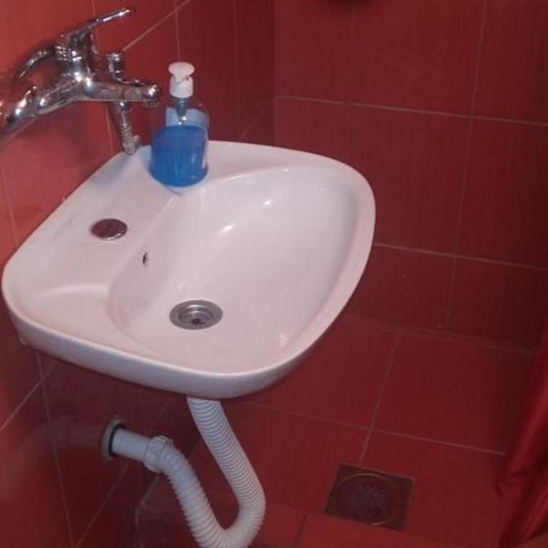 Guest House Dragomir - Četvorokrevetna Soba sa Sopstvenim Kupatilom - 1