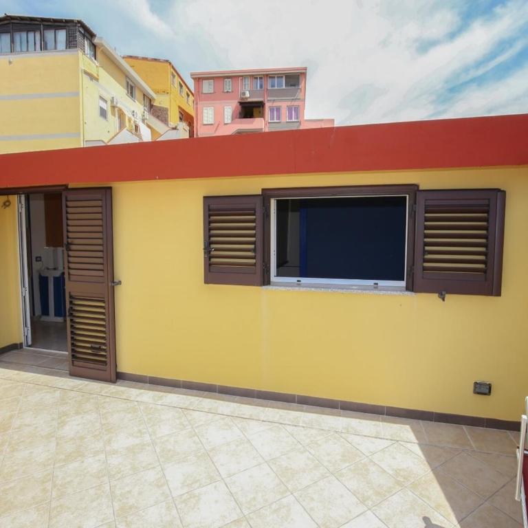 Vista mare, ampio terrazzo e aria condizionata - Casa Vacanza con 5 Camere da Letto - 3