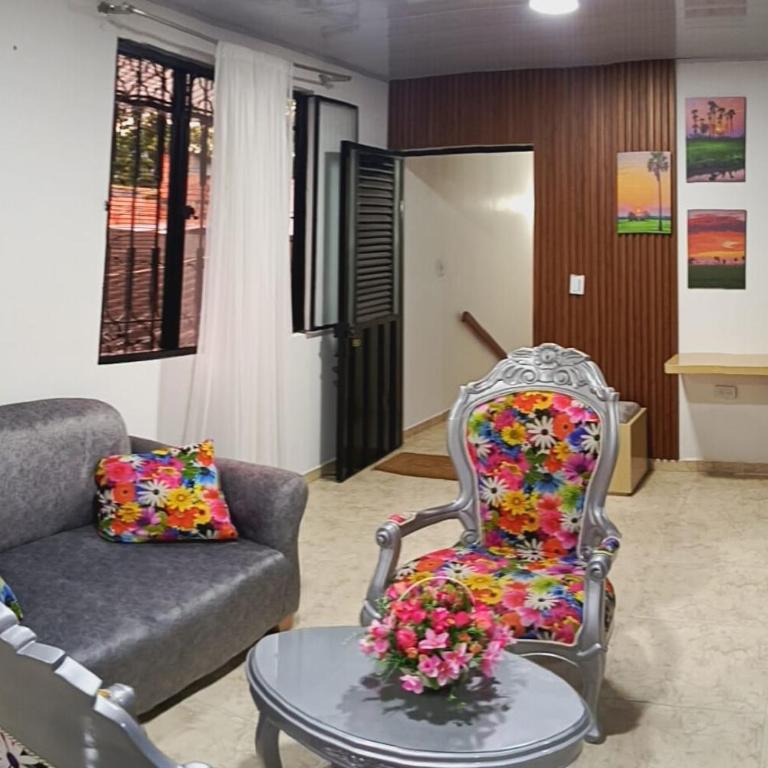 Castillo encantador - Two-Bedroom Apartment - 1